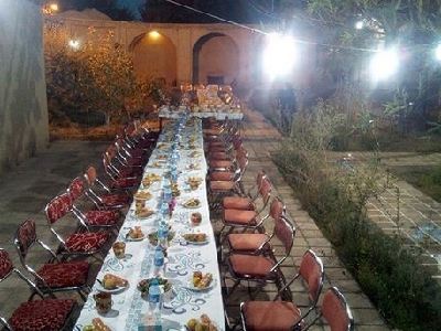 رستوران اقامتگاه بومگردی تهمینه