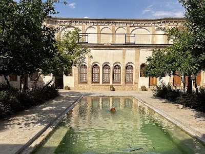 تالار و رستوران آیینه