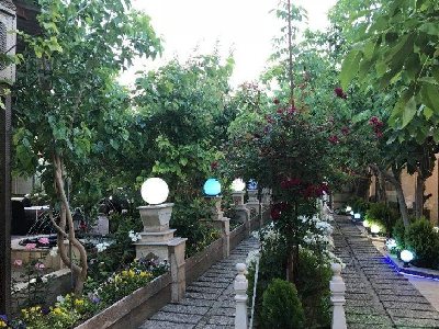 باغ رستوران و سفره خانه سنتی حاجی احمدی