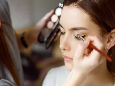 سالن زیبایی تینا آهنگر